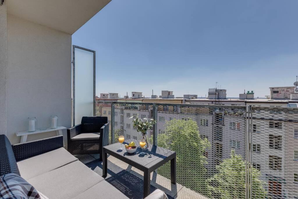 Jt'S Apartments Korunni Str. Прага Екстериор снимка