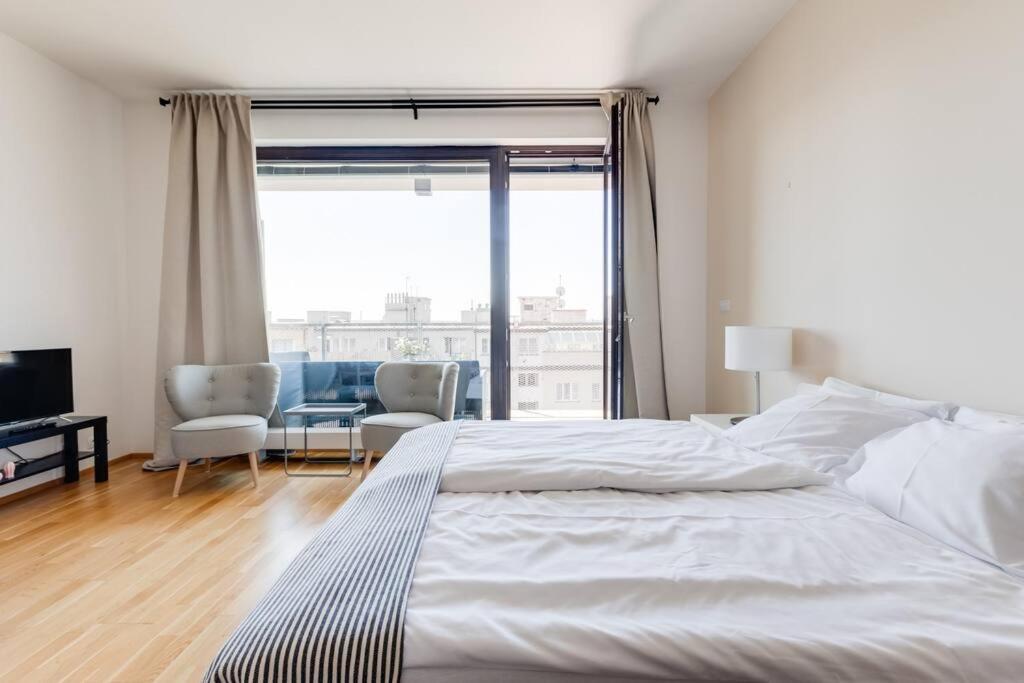 Jt'S Apartments Korunni Str. Прага Екстериор снимка
